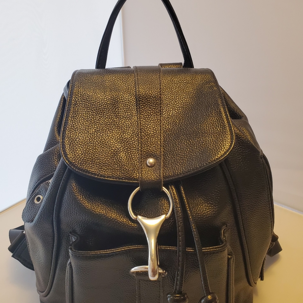 Black leather backpack medium size